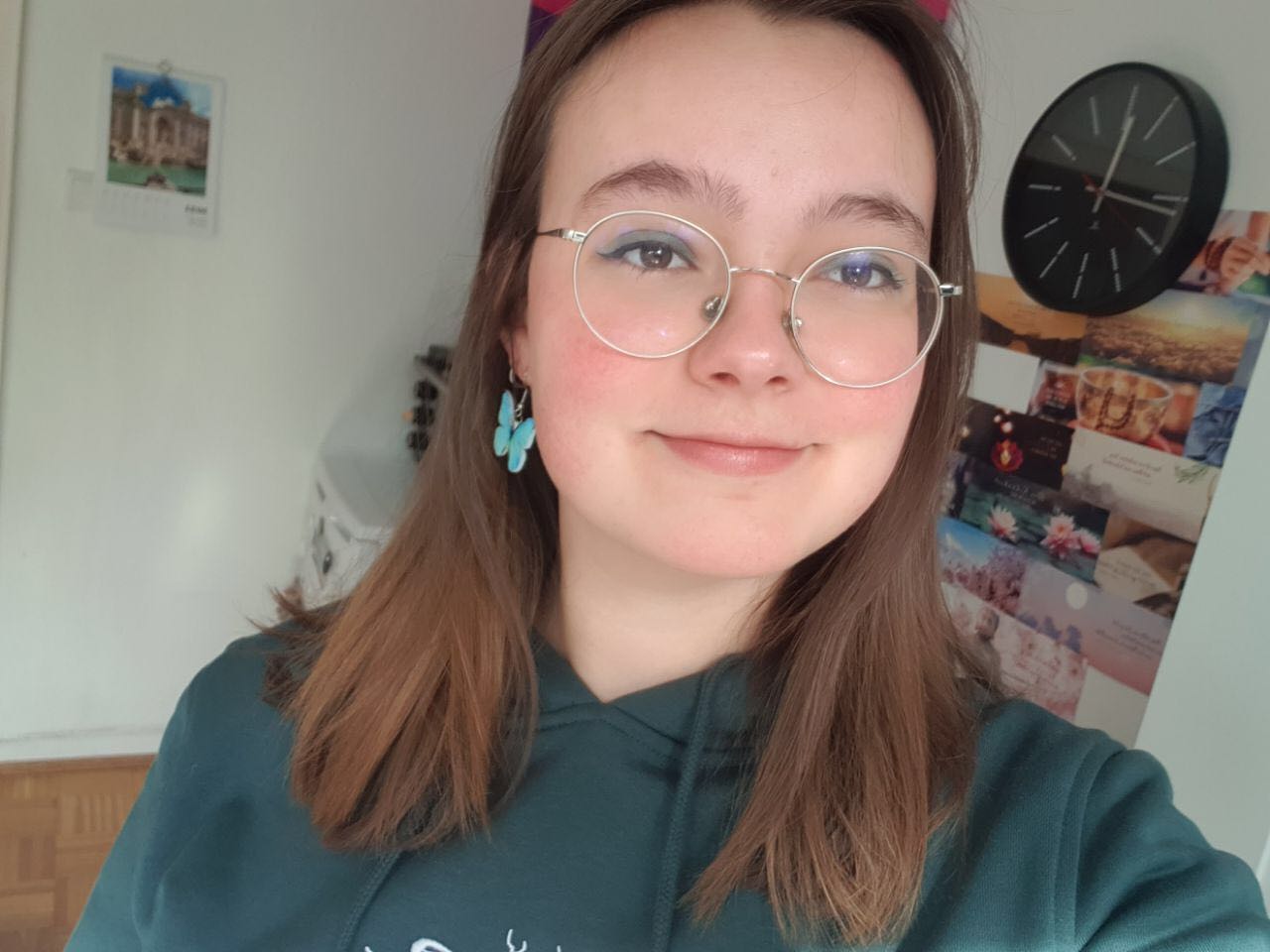 Hallo, ich bin Nele, 21 Jahre alt und wohne in Hannover, wo ich Life Science studiere. Lesen ist, seit ich denken kann, mein größtes Hobby. Im Buchclub bin ich seit Anfang des Jahres, weil ich mich gerne mit anderen über Gelesenes austausche und auch mal etwas über meine Komfort-Zone Fantasy hinaus kommen wollte. Ich habe im Buchclub bis jetzt sehr viel Spaß und bringe mich auch organisatorisch ein.
@rubybird_16 💜📚